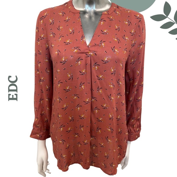 🛍️3/$40 EDC Rust Orange Floral Print Blouse Lightweight Patterned Blouse Medium - Picture 1 of 6